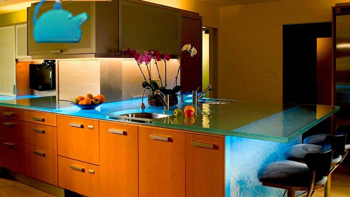 Фартуки для кухни из стекла: 70 лучших фото из каталогов и реальных интерьеров
