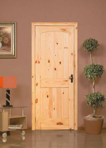 Двери из массива сосны, межкомнатные и входные деревянные конструкции
